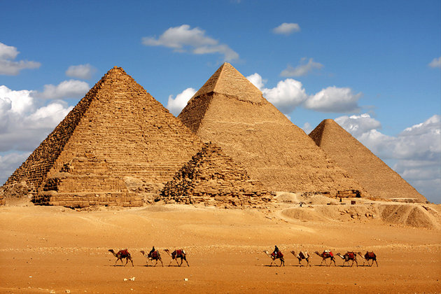egypt-cairo-pyramids-of-giza-and-camels-2